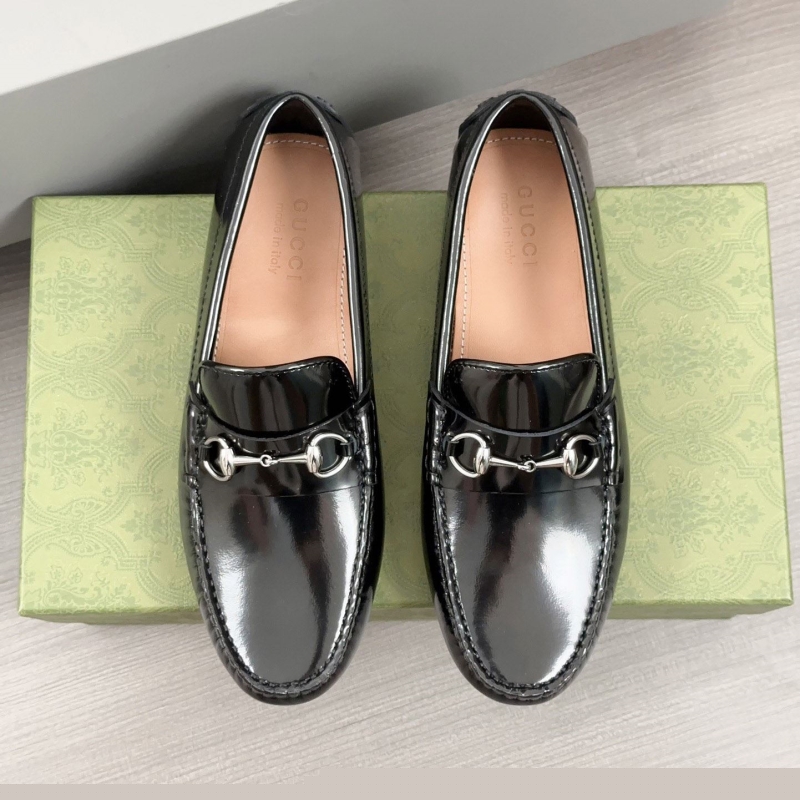 G*u*i leather shoes